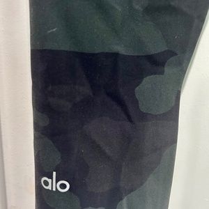 Alo Yoga New Camouflage Green Black Leggings Yoga… - image 1